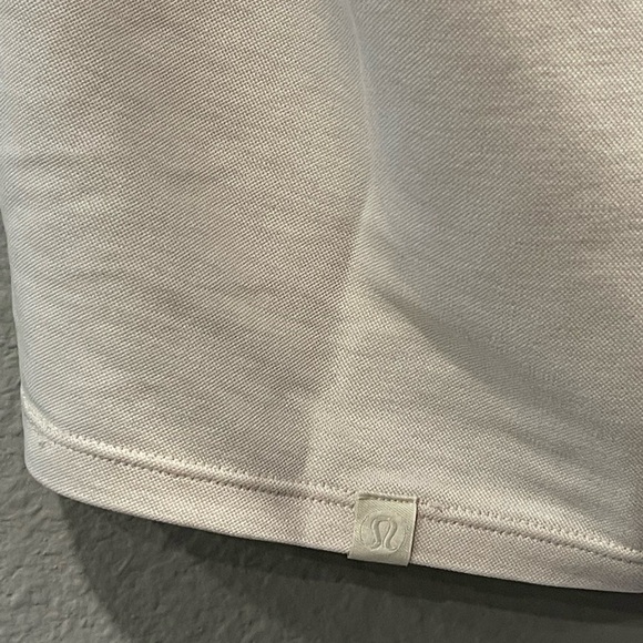 Lululemon sleeveless V neck top  Size 2 Color Cream - Picture 3 of 4